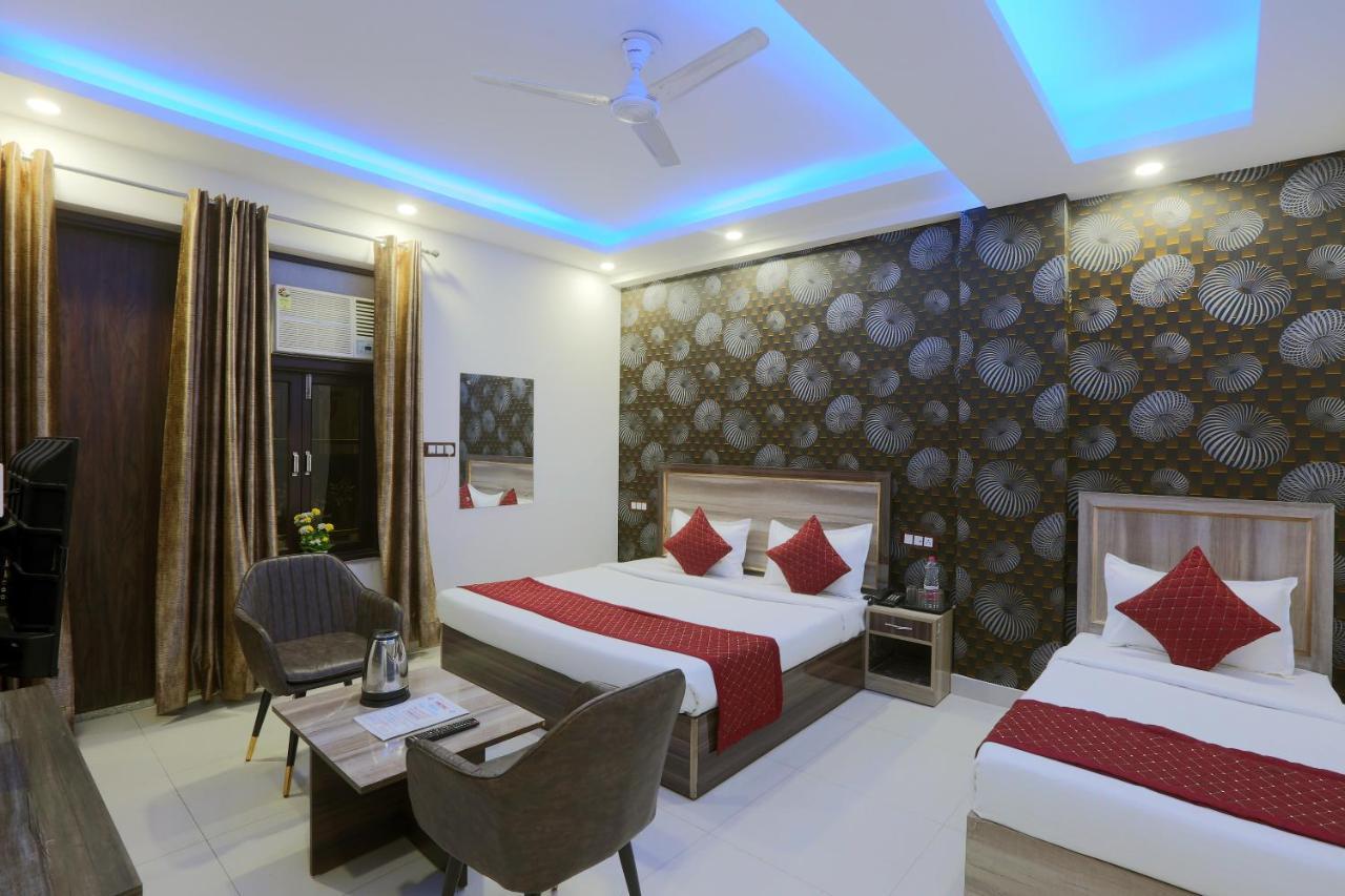 Hotel Red Velvet At Delhi Airport Нью-Дели Экстерьер фото